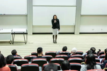 Como Vencer o Medo de Falar Inglês em Público
